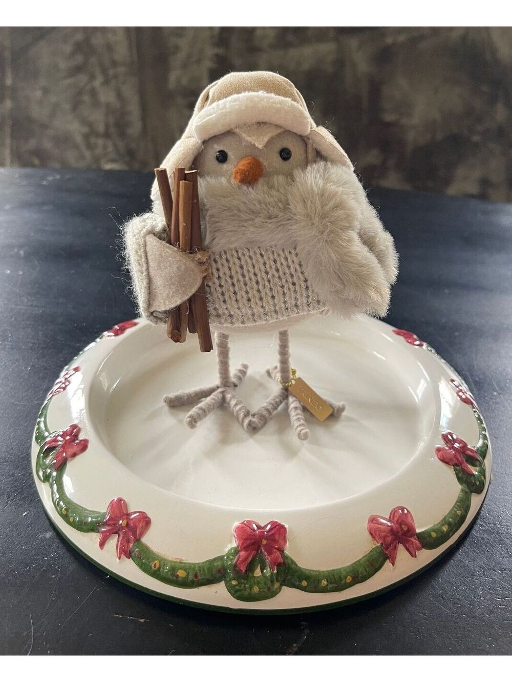 "Trineo" 2025 Christmas Bird Figurine-Featherly Friends